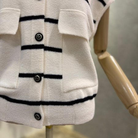 라인 배색 후드 베스트