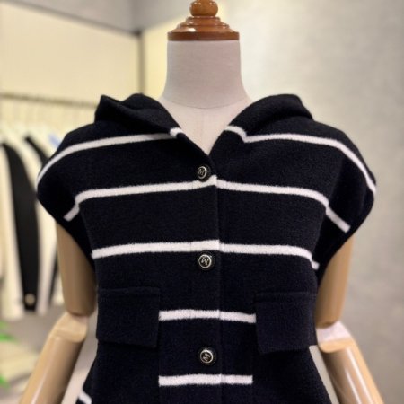 후드 배색 라인 베스트