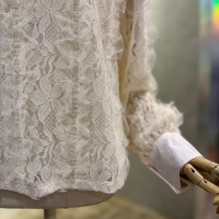 시스루 프릴 레이스 블라우스