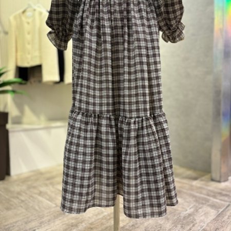 프릴 라인 체크 롱 원피스