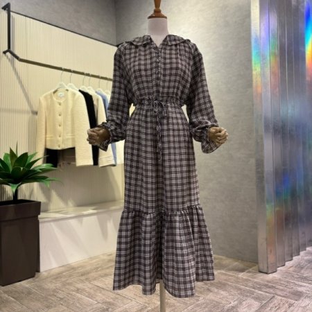 체크 프릴 카라 롱 원피스