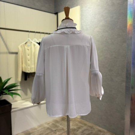 프릴 넥 리본 블라우스