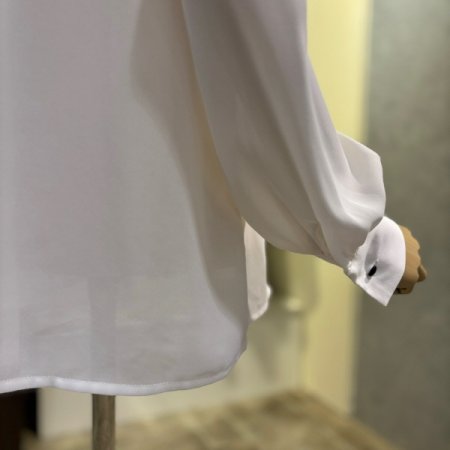 프릴 넥 리본 블라우스