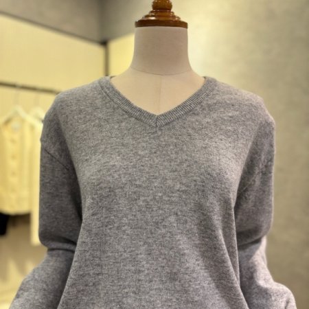 베이직 브이넥 니트