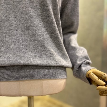 베이직 브이넥 니트