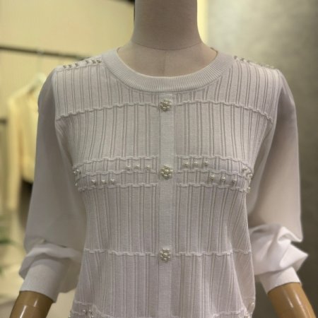 시스루 소매 진주 라운드 니트