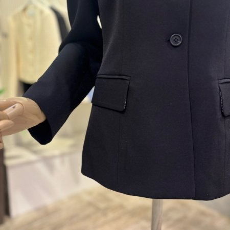 싱글 단추 라인 블랙 카라 재킷