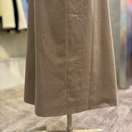 백밴딩 투턱 플레어 롱 스커트