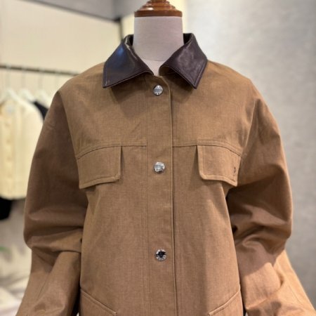 레더 배색 카라 하프 트렌치 코트