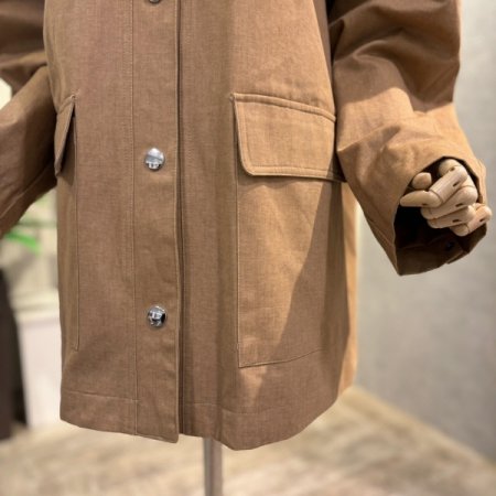 레더 배색 카라 하프 트렌치 코트