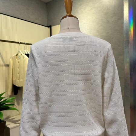 펄 라인 라운드 니트