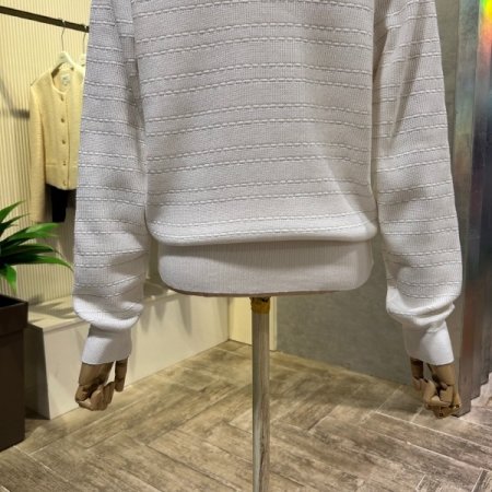 펄 라인 라운드 니트