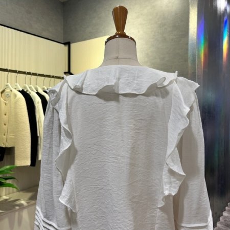 프릴 라인 V넥 블라우스