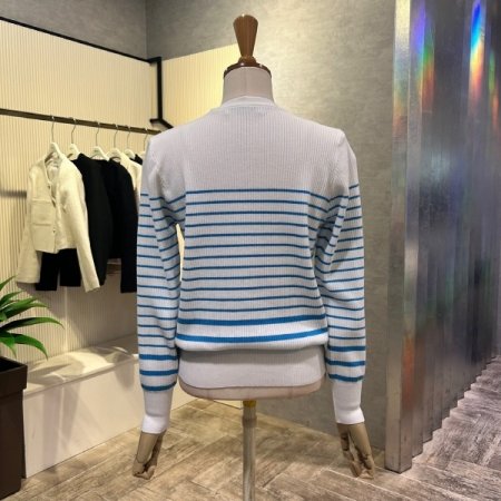 배색 라인 단추 가디건