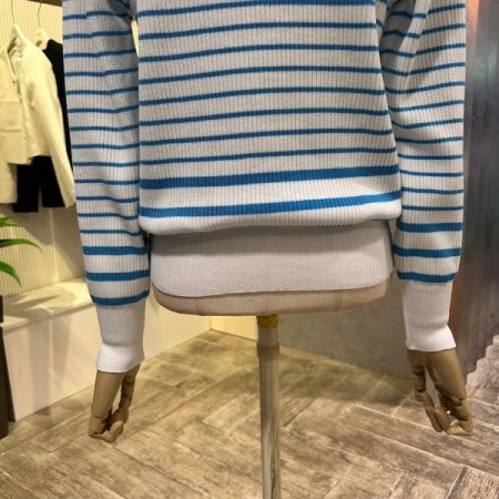 배색 라인 단추 가디건