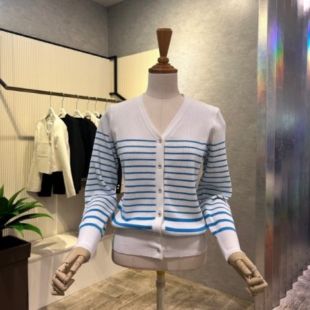 단추 배색 라인 가디건