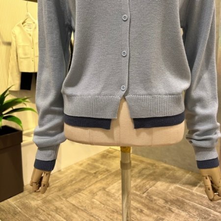 이중 배색 라운드 가디건