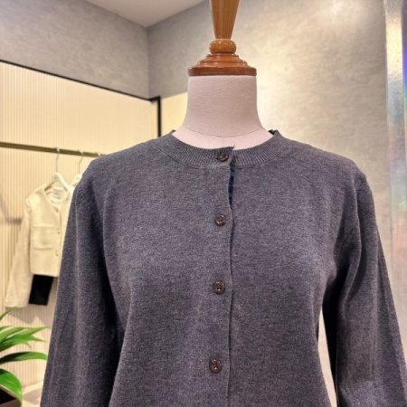 단추 라운드 소매 배색 가디건