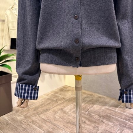 단추 라운드 소매 배색 가디건