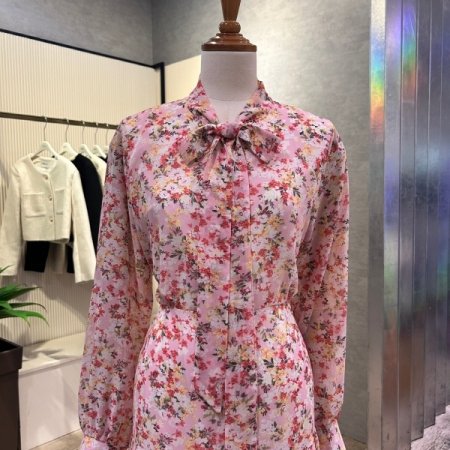 백 밴딩 플라워 타이 롱 원피스