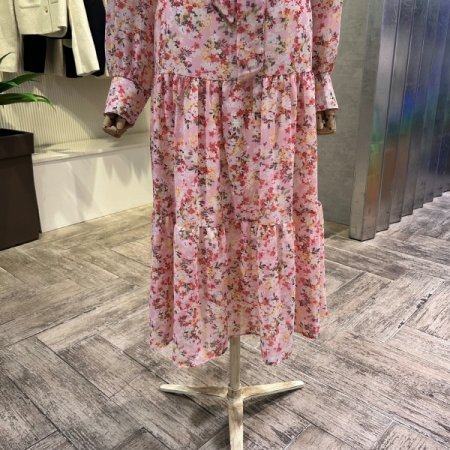 백 밴딩 플라워 타이 롱 원피스