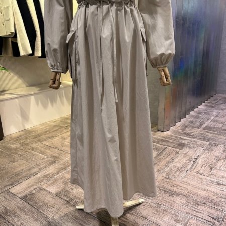 라은드 셔링 스트랩 포켓 롱 원피스