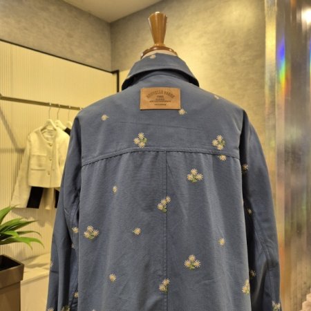 꽃 자수 배색 면 카라 재킷