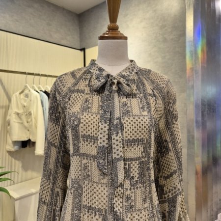 페이즐리 잔주름 리본 블라우스