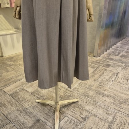 백 밴딩 플리츠 롱 스커트