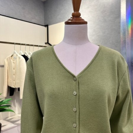 크롭 브이넥 단추 가디건