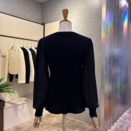 시스루 소매 라운드 니트