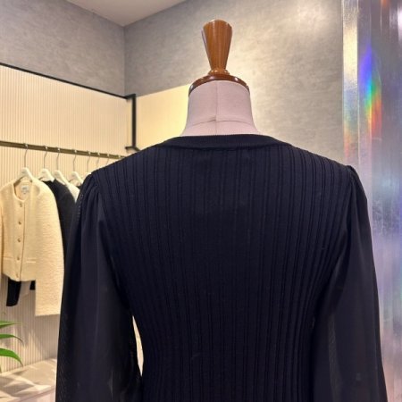 시스루 소매 라운드 니트