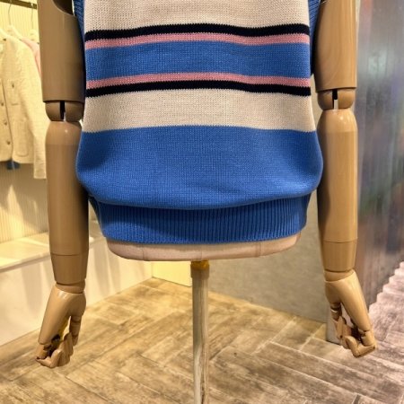 배색 라인 라운드 베스트 니트