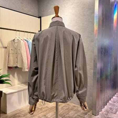 언발 포켓 백 스트링 점퍼