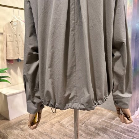 언발 포켓 백 스트링 점퍼