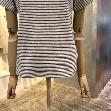 라운드 스트라이프 티셔츠