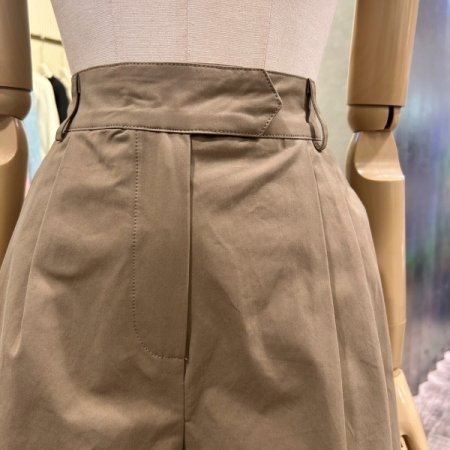 백 밴딩 투턱 반바지