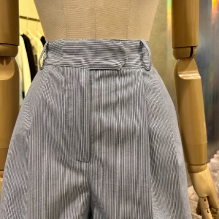 투턱 스트라이프 반바지