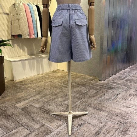 투턱 스트라이프 반바지