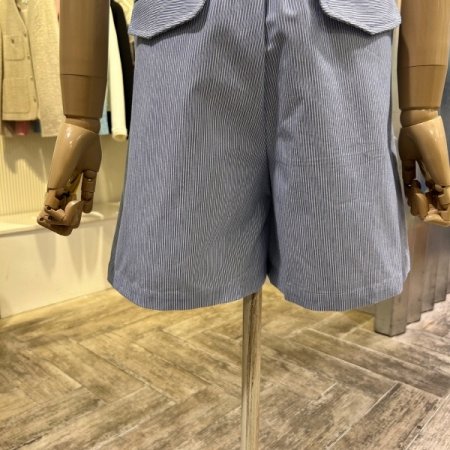 투턱 스트라이프 반바지