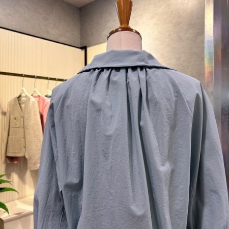 백 셔링 카라 단추 점퍼