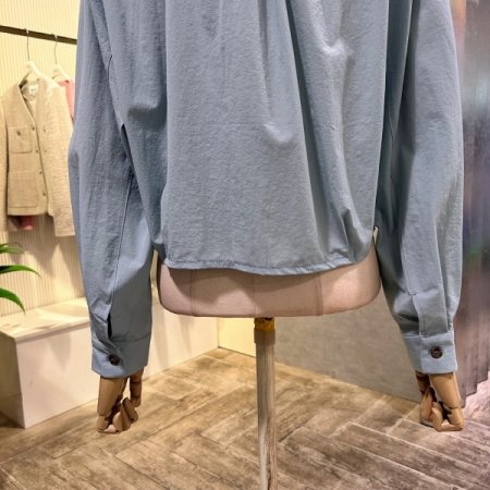 백 셔링 카라 단추 점퍼