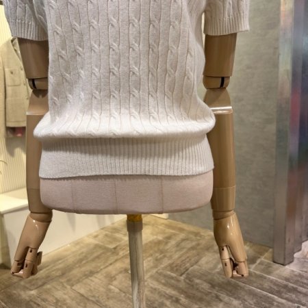 크롭 꽈배기 라운드 니트