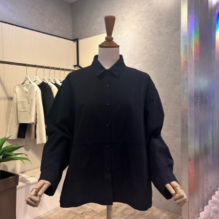 포켓 백 셔링 라인 블라우스