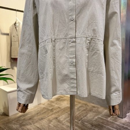 포켓 백 셔링 라인 블라우스