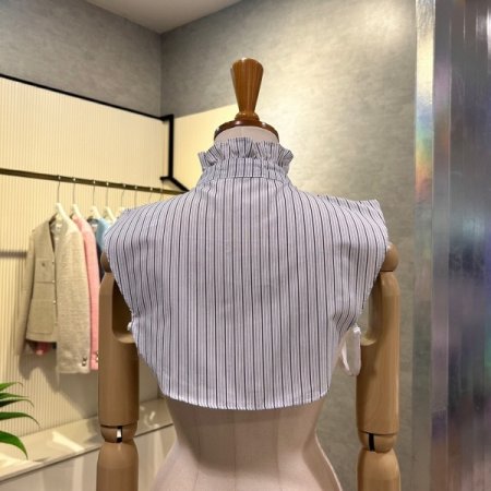 프릴 넥 케이프