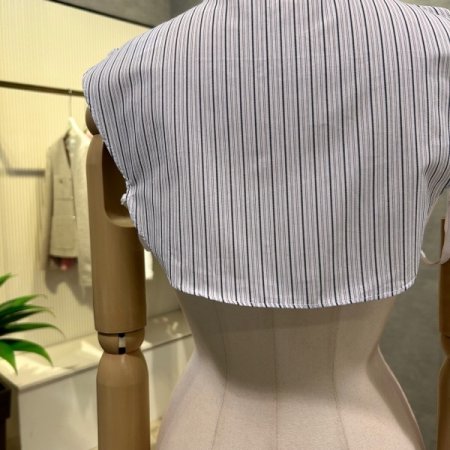 프릴 넥 케이프