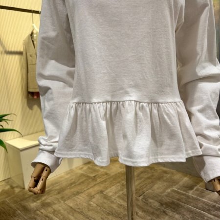 라운드 프릴 면 티셔츠