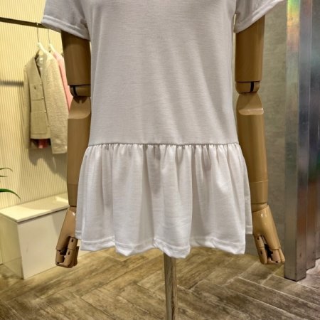 U넥 프릴 반팔 티셔츠