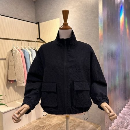 엠보싱 하이넥 집업 점퍼